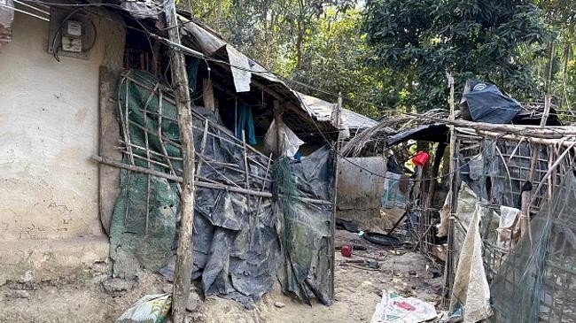 ঘুমধুম সীমান্তে ঘুম নেই বাংলাদেশি নাগরিকদের !