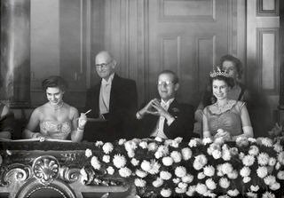 Late Queen Elizabeth’s Childhood Letter Sold for £25,000