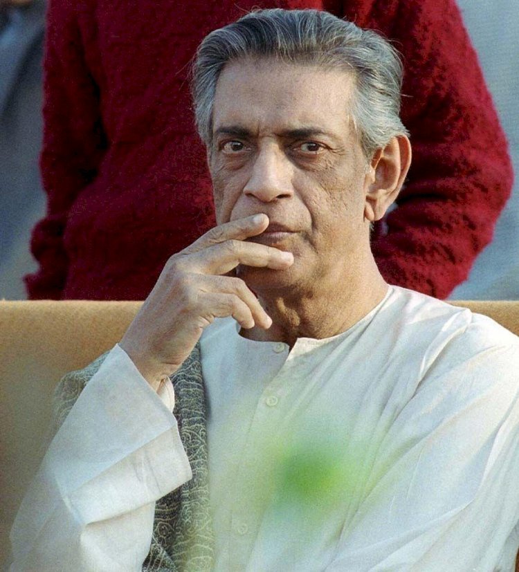 সত্যজিৎ রায়ের চলচ্চিত্র: সময়কে ছুঁয়ে থাকা এক চিরন্তন শিল্পভাষা