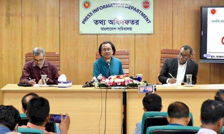 স্থানীয় নির্বাচনে ব্যক্তিগতভাবে অংশ নিতে পারবেন আওয়ামী লীগের নেতাকর্মীরা, বললেন তথ্য উপদেষ্টা
